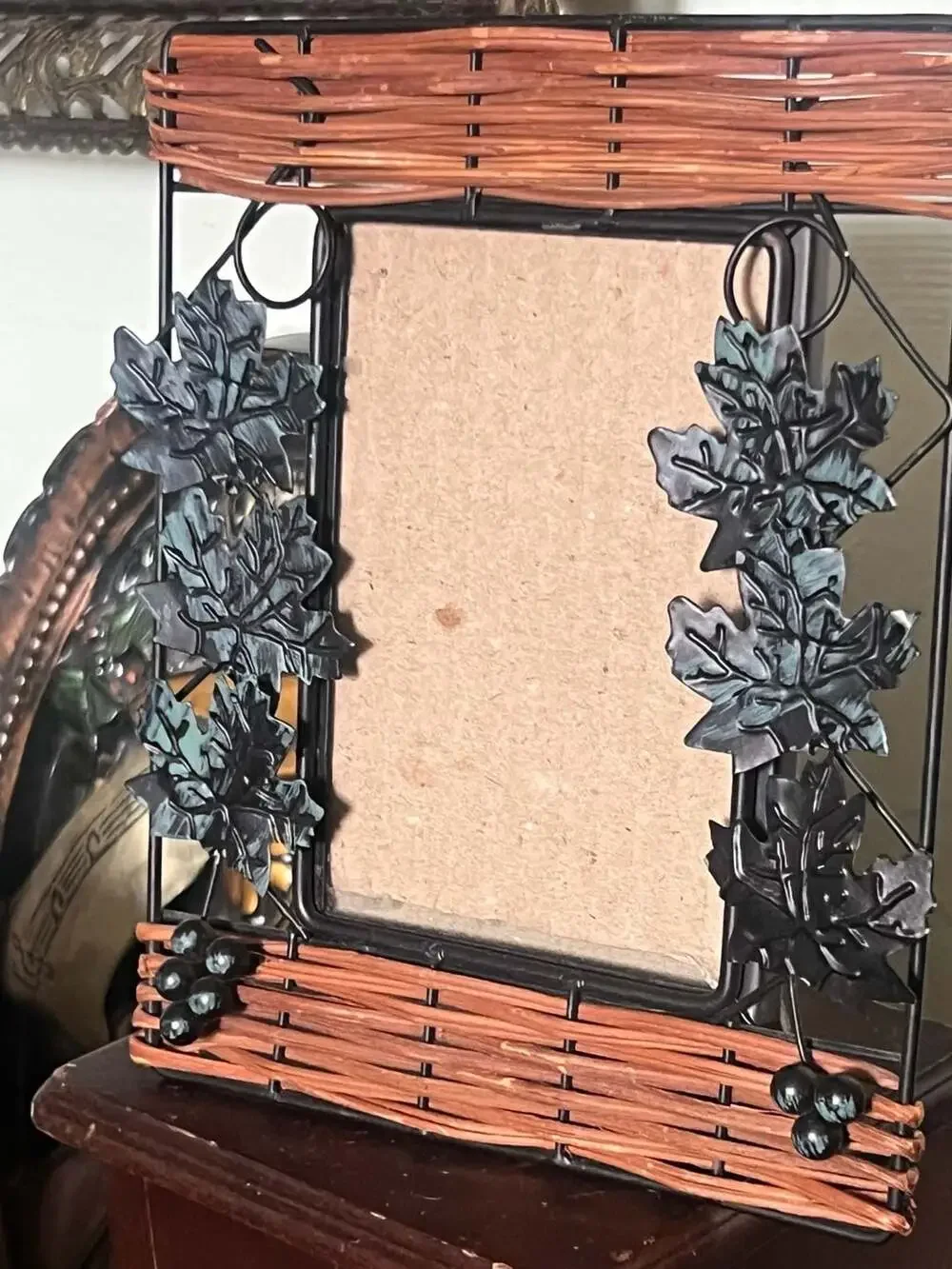 Wicker and Ivy Leaf Photo Frame, 3 X 5 Picture Display - ,